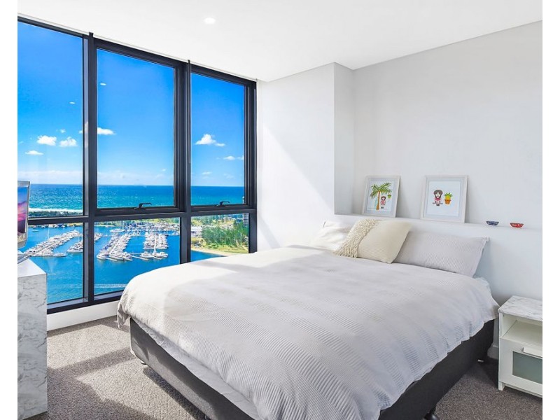 2 Como Crescent, Southport QLD 4215
