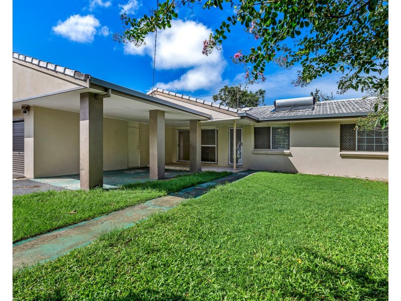 112 Salerno Street, Isle Of Capri QLD 4217