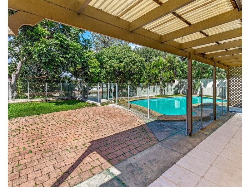 112 Salerno Street, Isle Of Capri QLD 4217