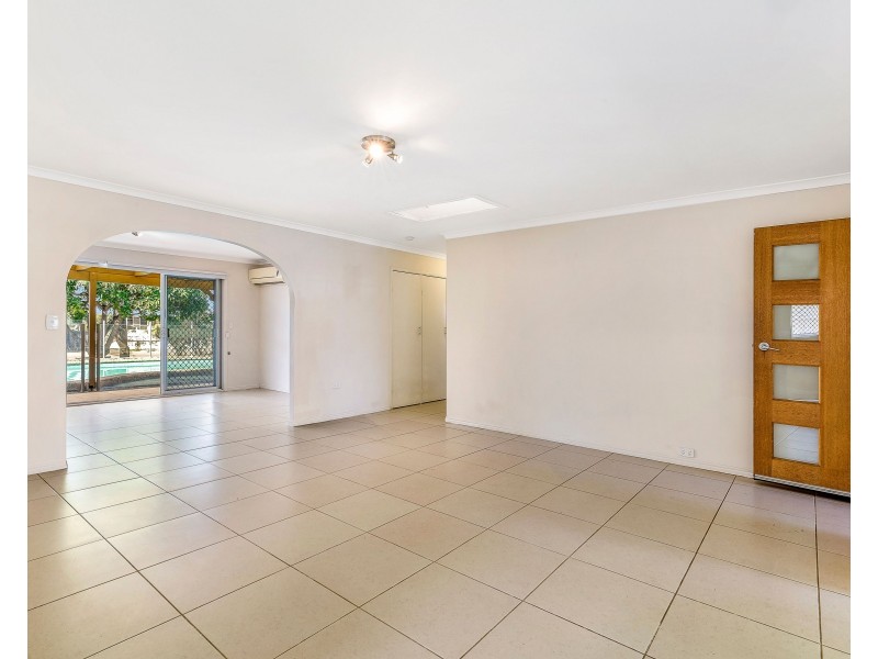 112 Salerno Street, Isle Of Capri QLD 4217