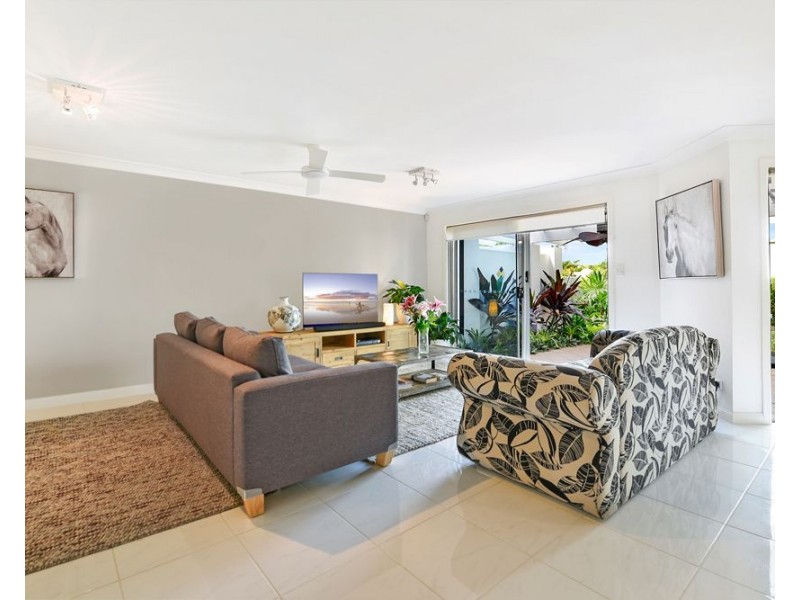 8/100 Cotlew Street East, Southport QLD 4215