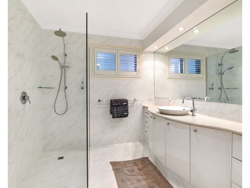 8/100 Cotlew Street East, Southport QLD 4215