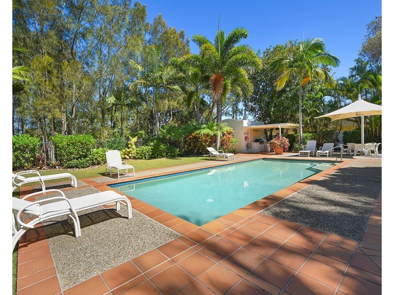 8/100 Cotlew Street East, Southport QLD 4215