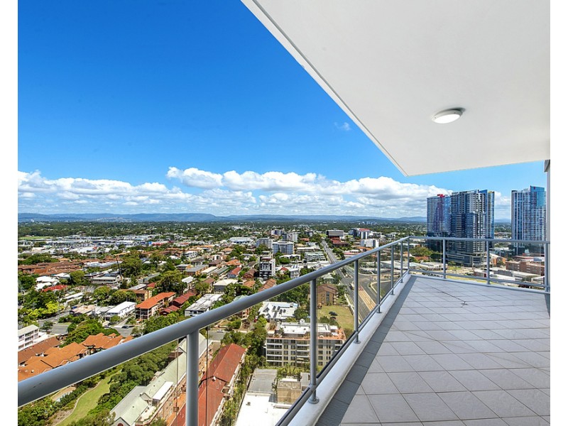 1 Como Crescent, Southport QLD 4215