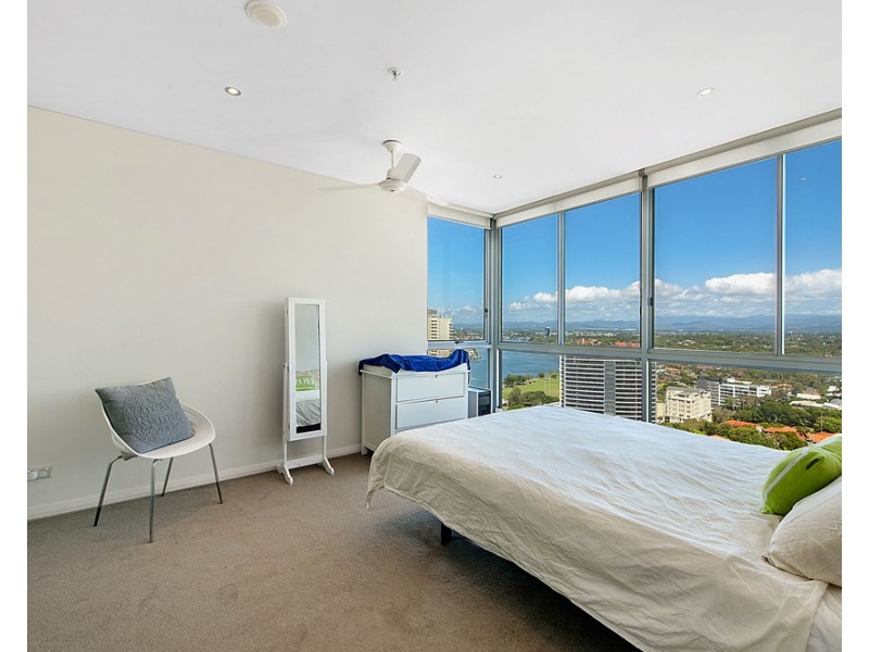 1 Como Crescent, Southport QLD 4215
