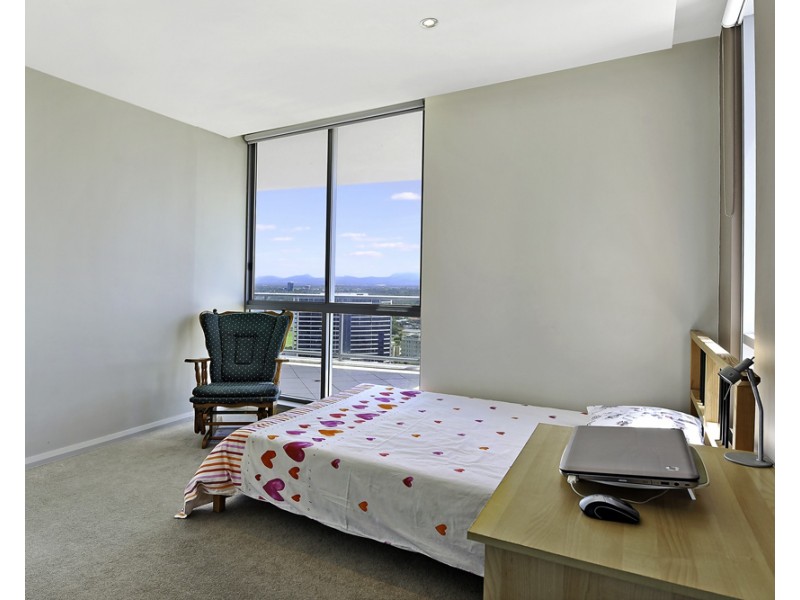 1 Como Crescent, Southport QLD 4215