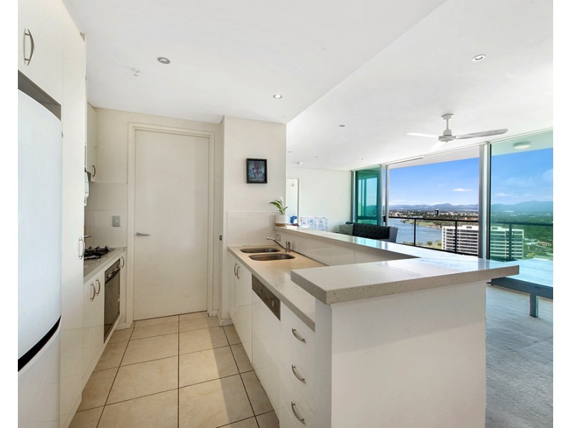 1 Como Crescent, Southport QLD 4215