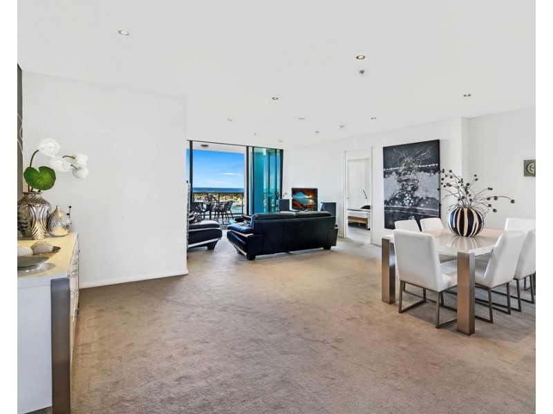 1 Como Crescent, Southport QLD 4215