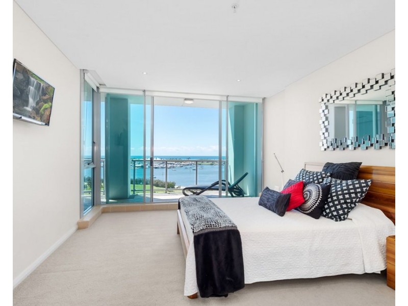 1 Como Crescent, Southport QLD 4215