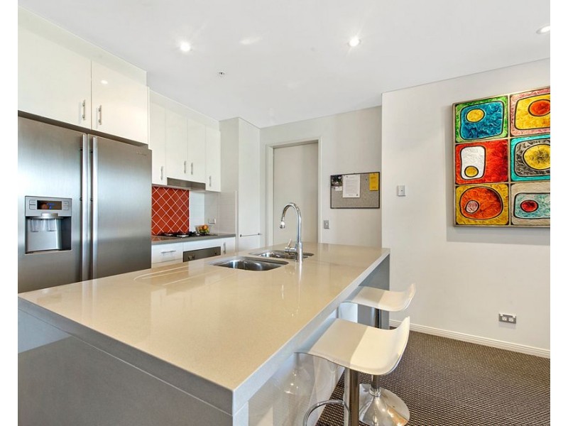 2 Aqua Street, Southport QLD 4215