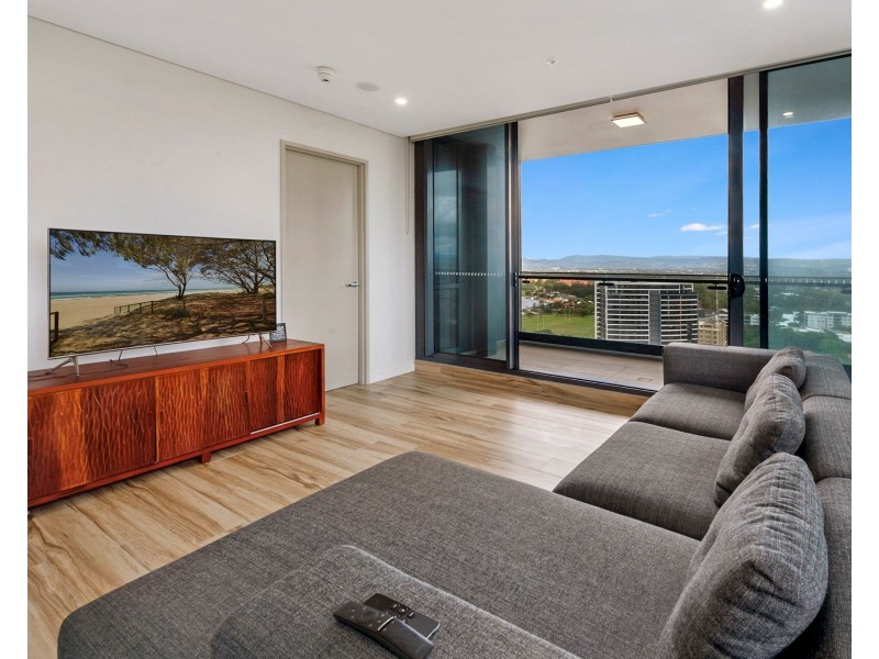 2 Como Crescent, Southport QLD 4215