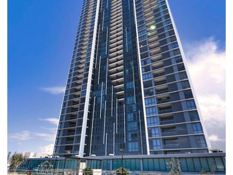 2 Como Crescent, Southport QLD 4215