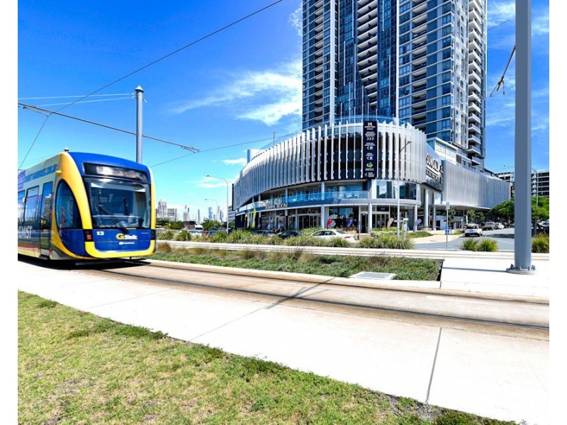 2 Como Crescent, Southport QLD 4215