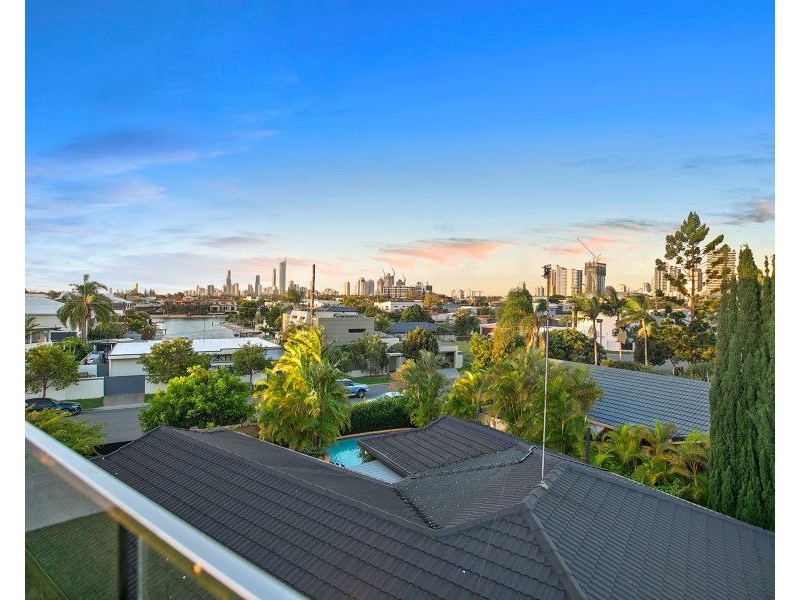 Villa 1/38 Merrimac Boulevard, Broadbeach Waters QLD 4218