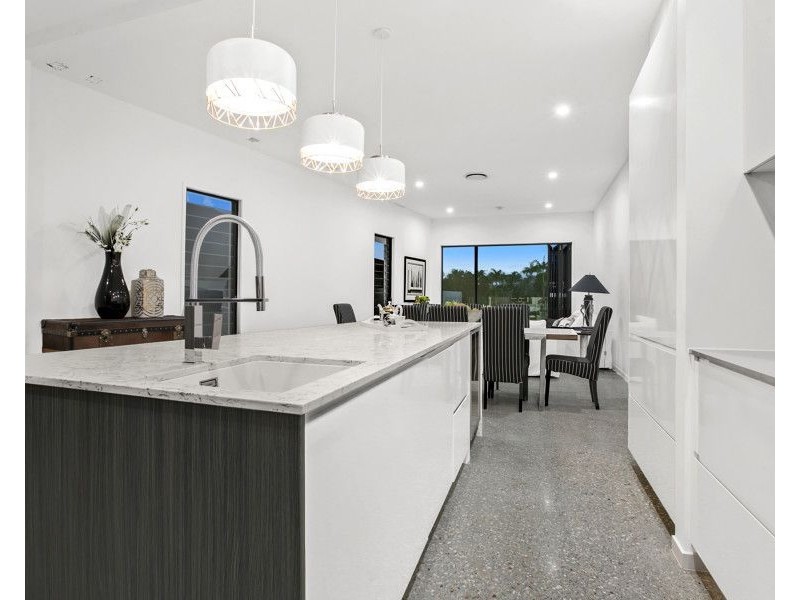 Villa 1/38 Merrimac Boulevard, Broadbeach Waters QLD 4218