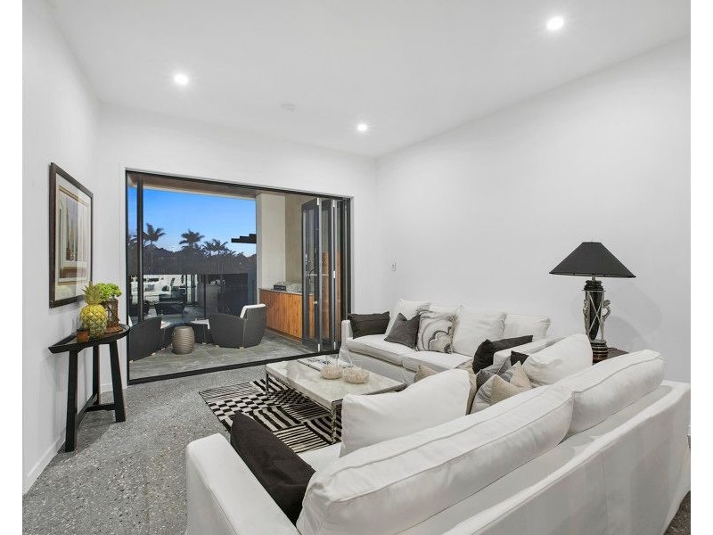 Villa 1/38 Merrimac Boulevard, Broadbeach Waters QLD 4218