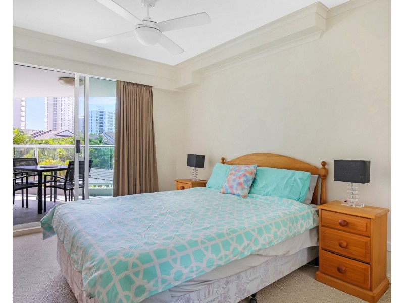 The Crest, 15 Breaker Street, Main Beach QLD 4217