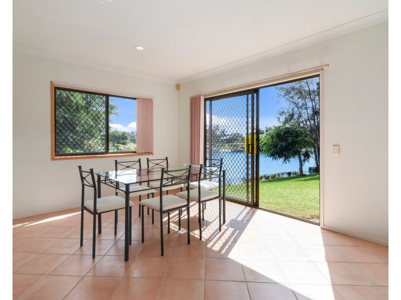 17 Huon Street, Broadbeach Waters QLD 4218