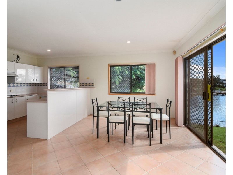 17 Huon Street, Broadbeach Waters QLD 4218