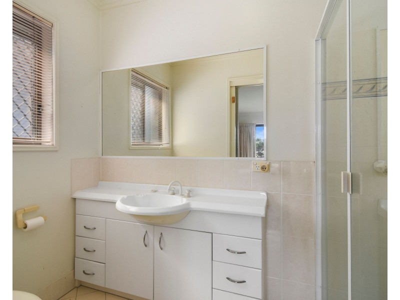 17 Huon Street, Broadbeach Waters QLD 4218