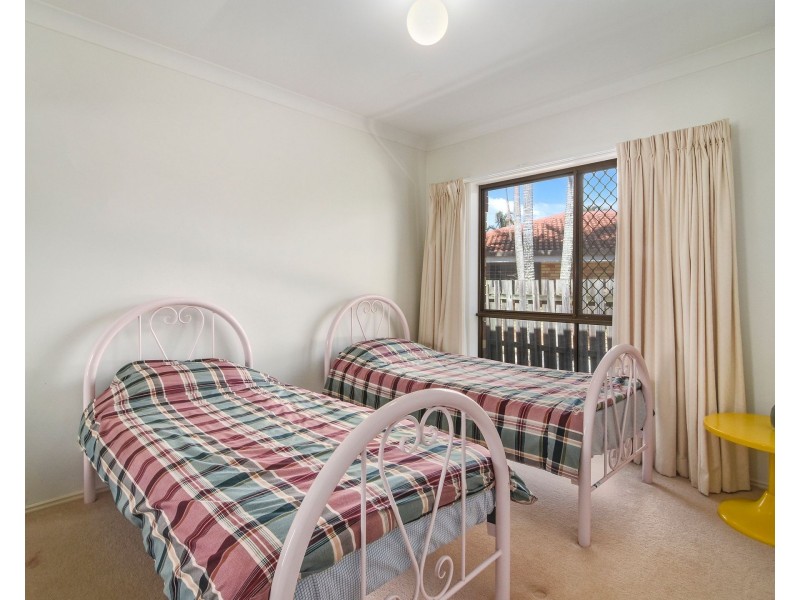 17 Huon Street, Broadbeach Waters QLD 4218