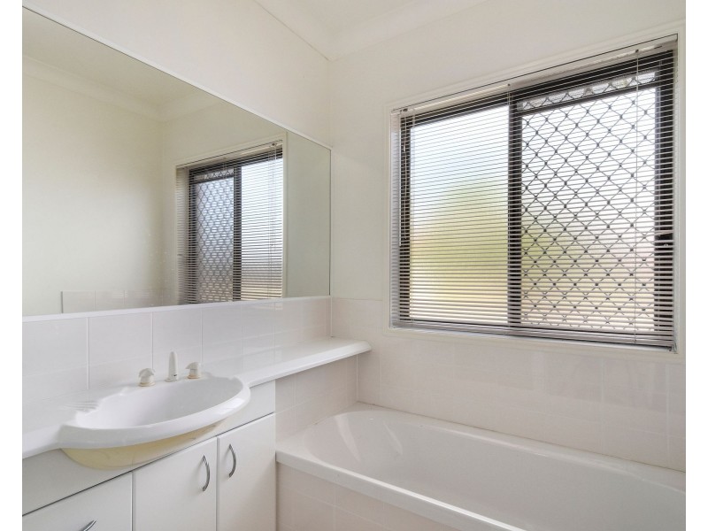 17 Huon Street, Broadbeach Waters QLD 4218