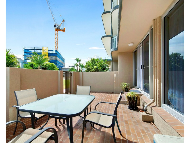 1E/3540 Main Beach Parade, Main Beach QLD 4217