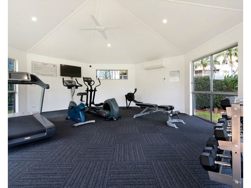 1E/3540 Main Beach Parade, Main Beach QLD 4217