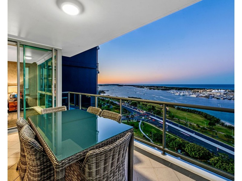 1 Como Crescent, Southport QLD 4215