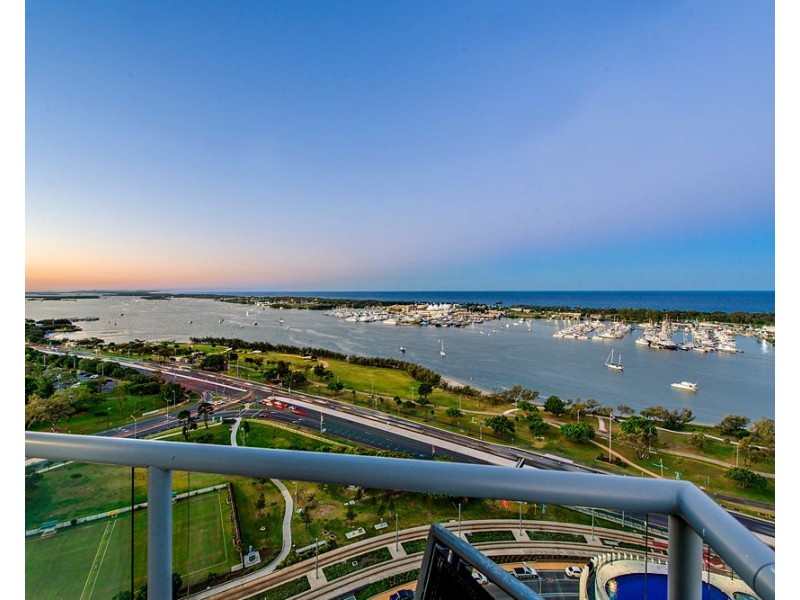 1 Como Crescent, Southport QLD 4215