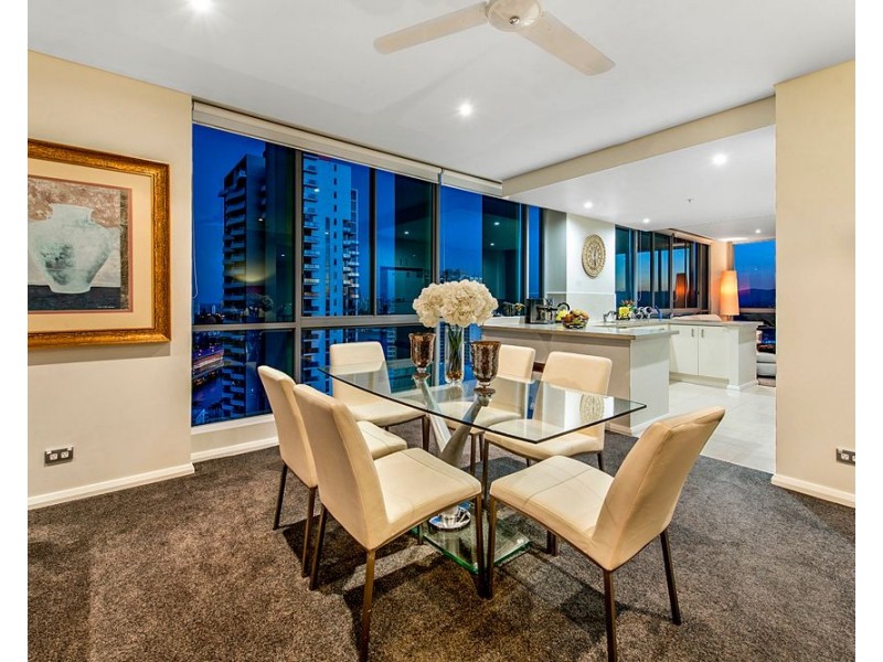 1 Como Crescent, Southport QLD 4215