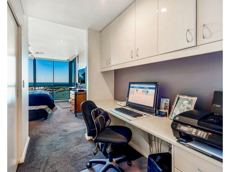 1 Como Crescent, Southport QLD 4215