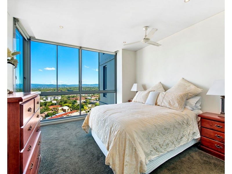 1 Como Crescent, Southport QLD 4215