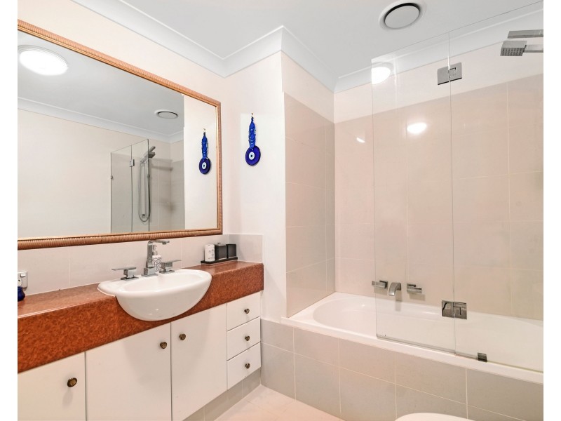 29/100 Cotlew Street East, Southport QLD 4215