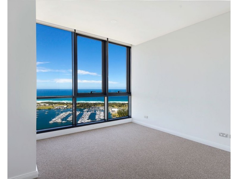 2 Como Crescent, Southport QLD 4215