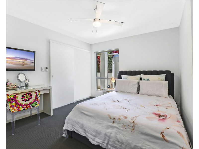 1/84 Falconer Street, Southport QLD 4215