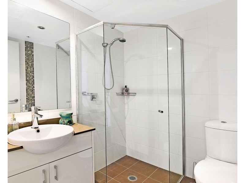 2 Aqua Street, Southport QLD 4215