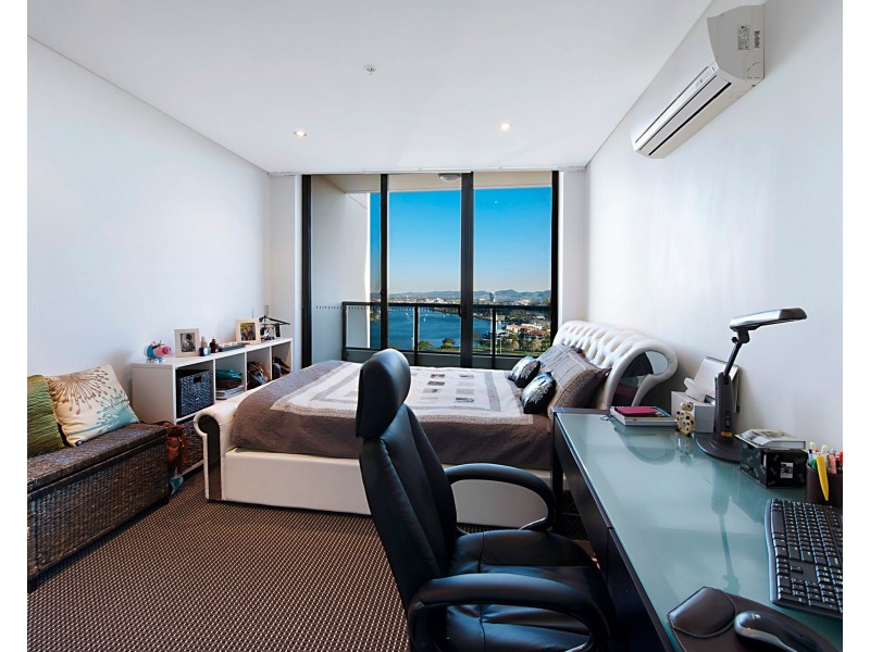 1707/2 Aqua Street, Southport QLD 4215