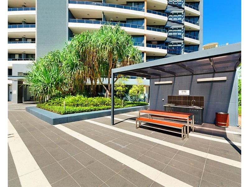 1707/2 Aqua Street, Southport QLD 4215