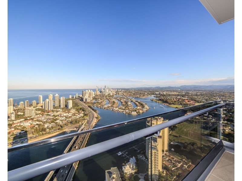 2 Como Crescent, Southport QLD 4215