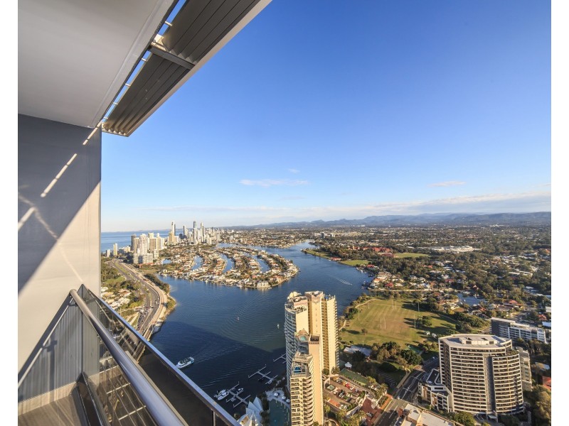 2 Como Crescent, Southport QLD 4215