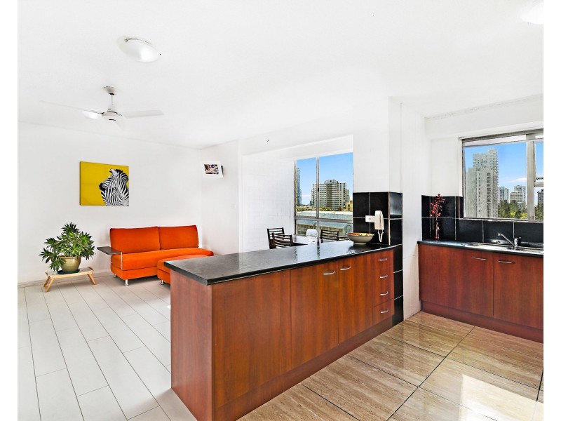 15/15 Pacific Street, Main Beach QLD 4217