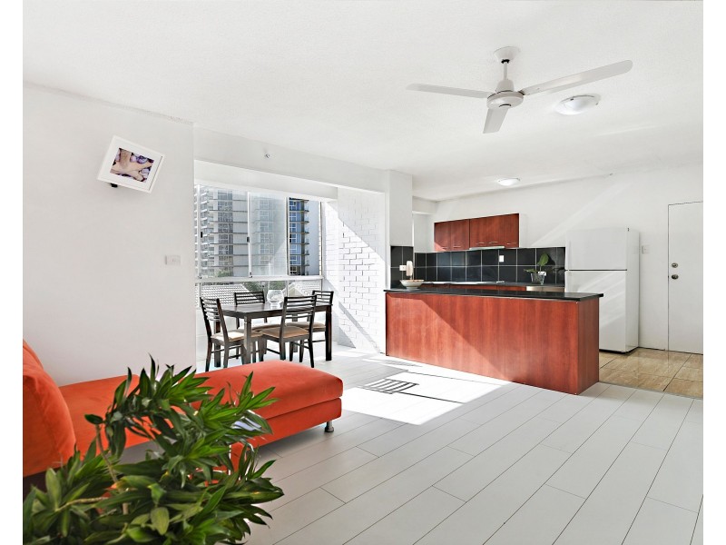 15/15 Pacific Street, Main Beach QLD 4217