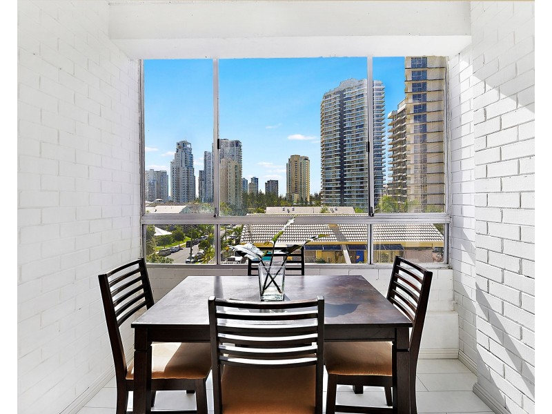 15/15 Pacific Street, Main Beach QLD 4217