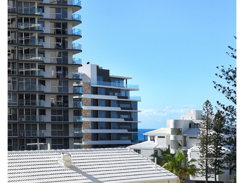15/15 Pacific Street, Main Beach QLD 4217