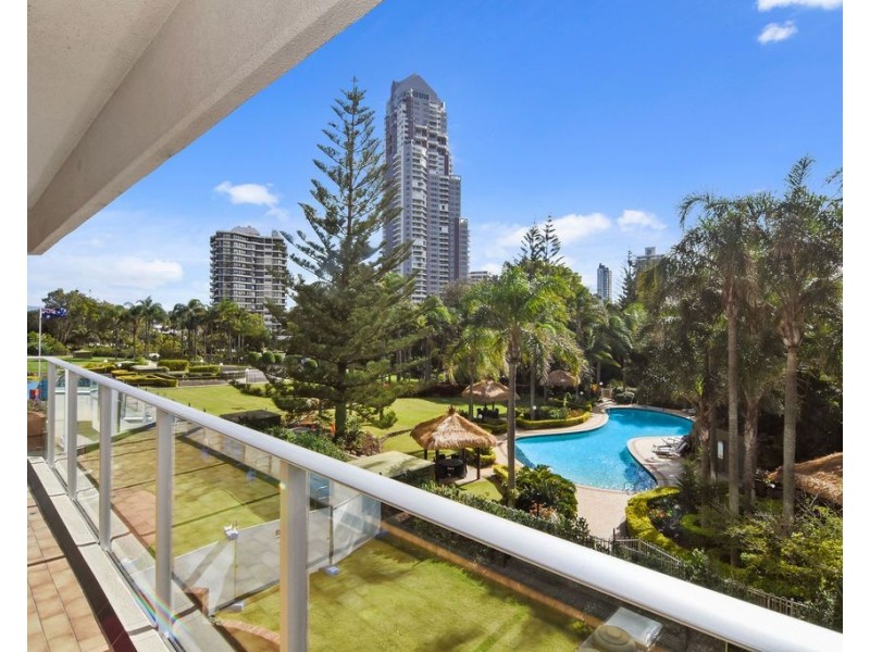 9/2 Admiralty Drive, Surfers Paradise QLD 4217