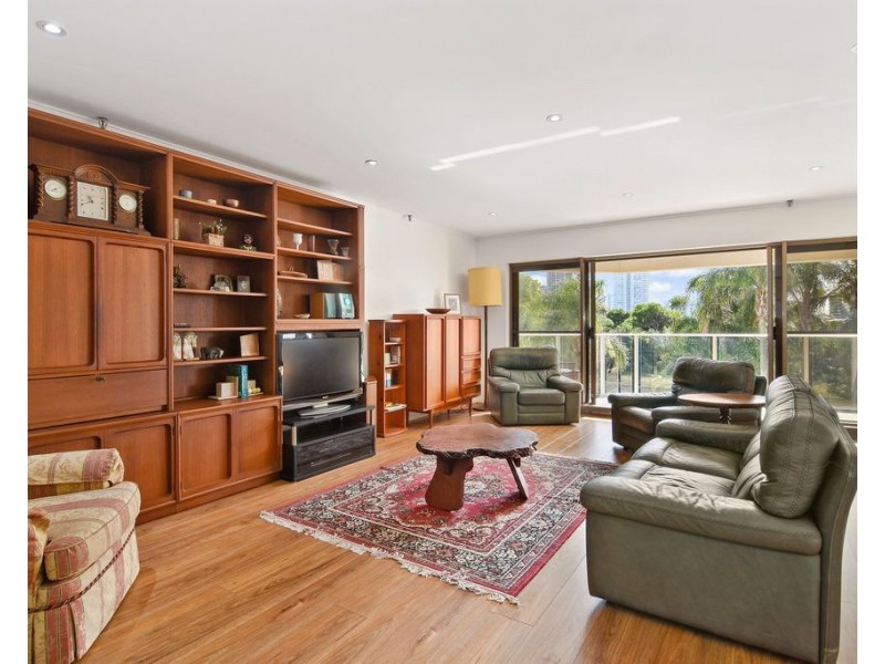 9/2 Admiralty Drive, Surfers Paradise QLD 4217