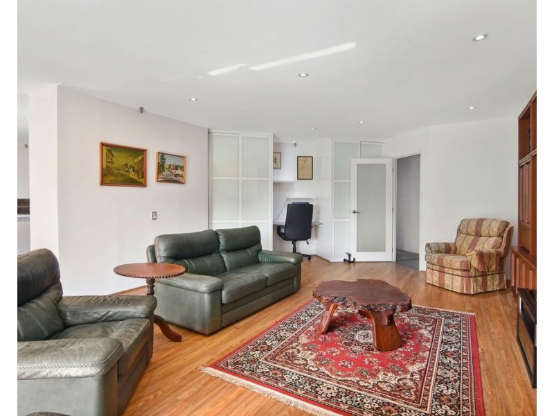 9/2 Admiralty Drive, Surfers Paradise QLD 4217