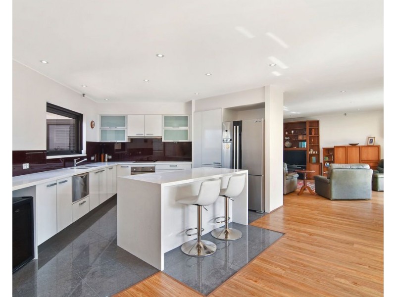 9/2 Admiralty Drive, Surfers Paradise QLD 4217