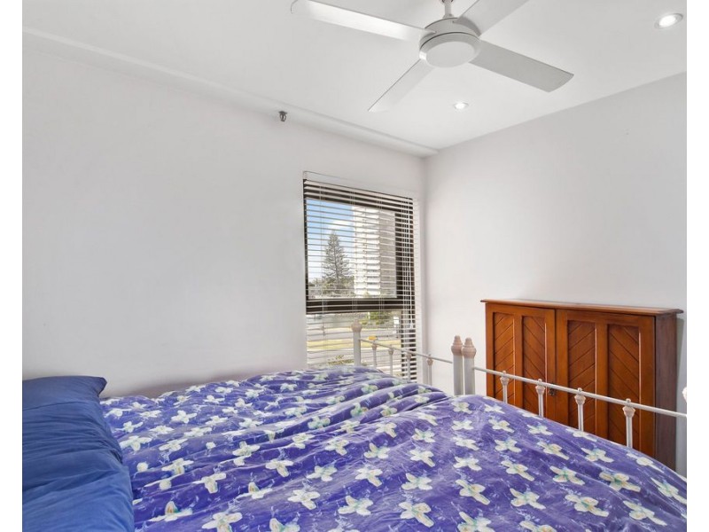 9/2 Admiralty Drive, Surfers Paradise QLD 4217